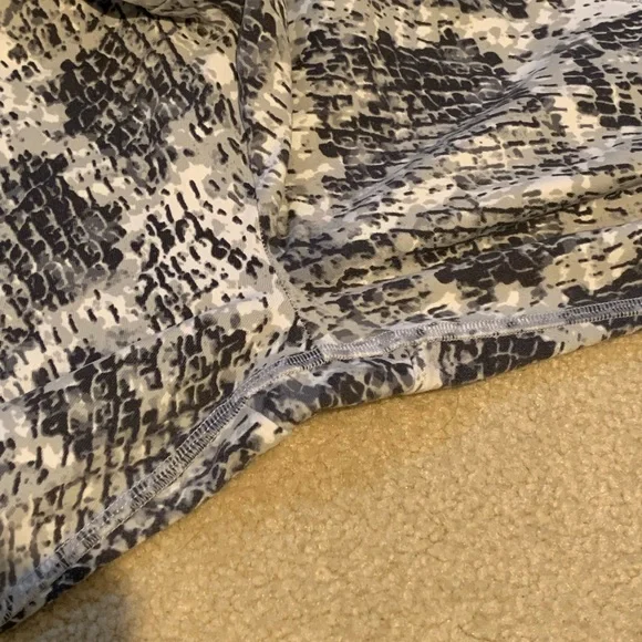 Pink Snake Print Sports Bra & Leggings - Picture 4 of 8